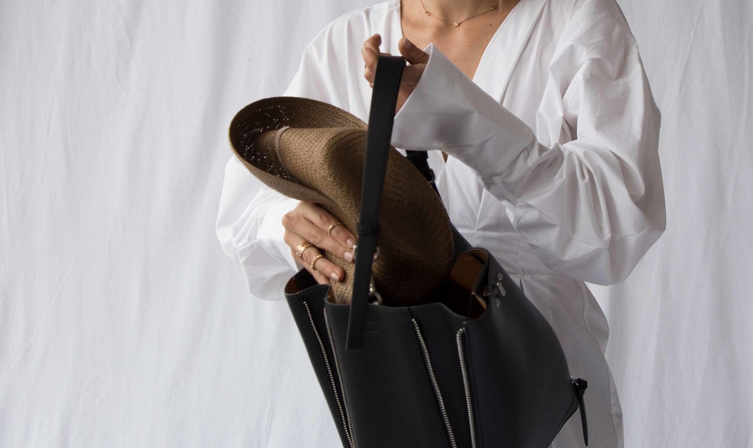 Packable brown straw hat 