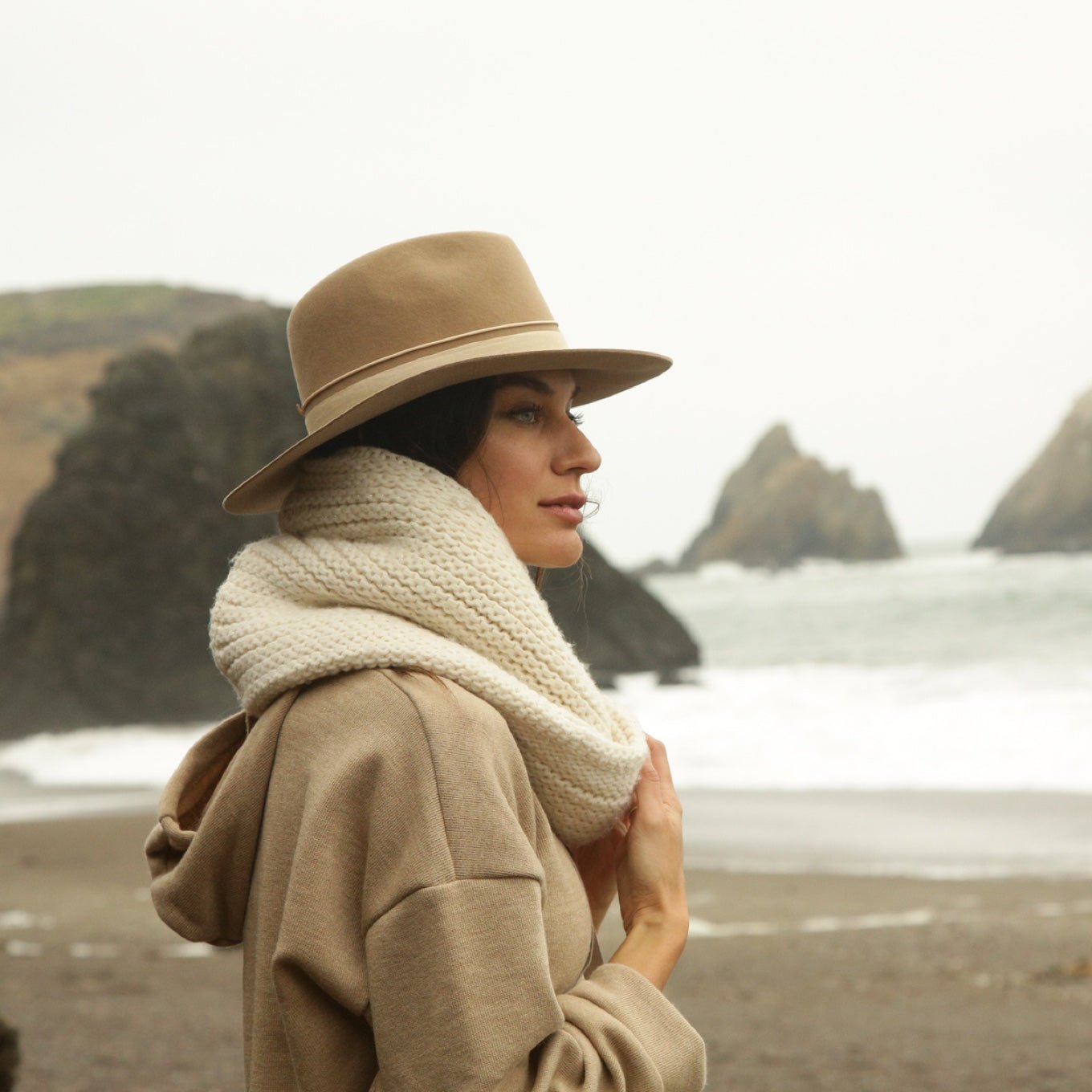 Transitioning Your Women's Straw Hat from Summer to Fall Successfully