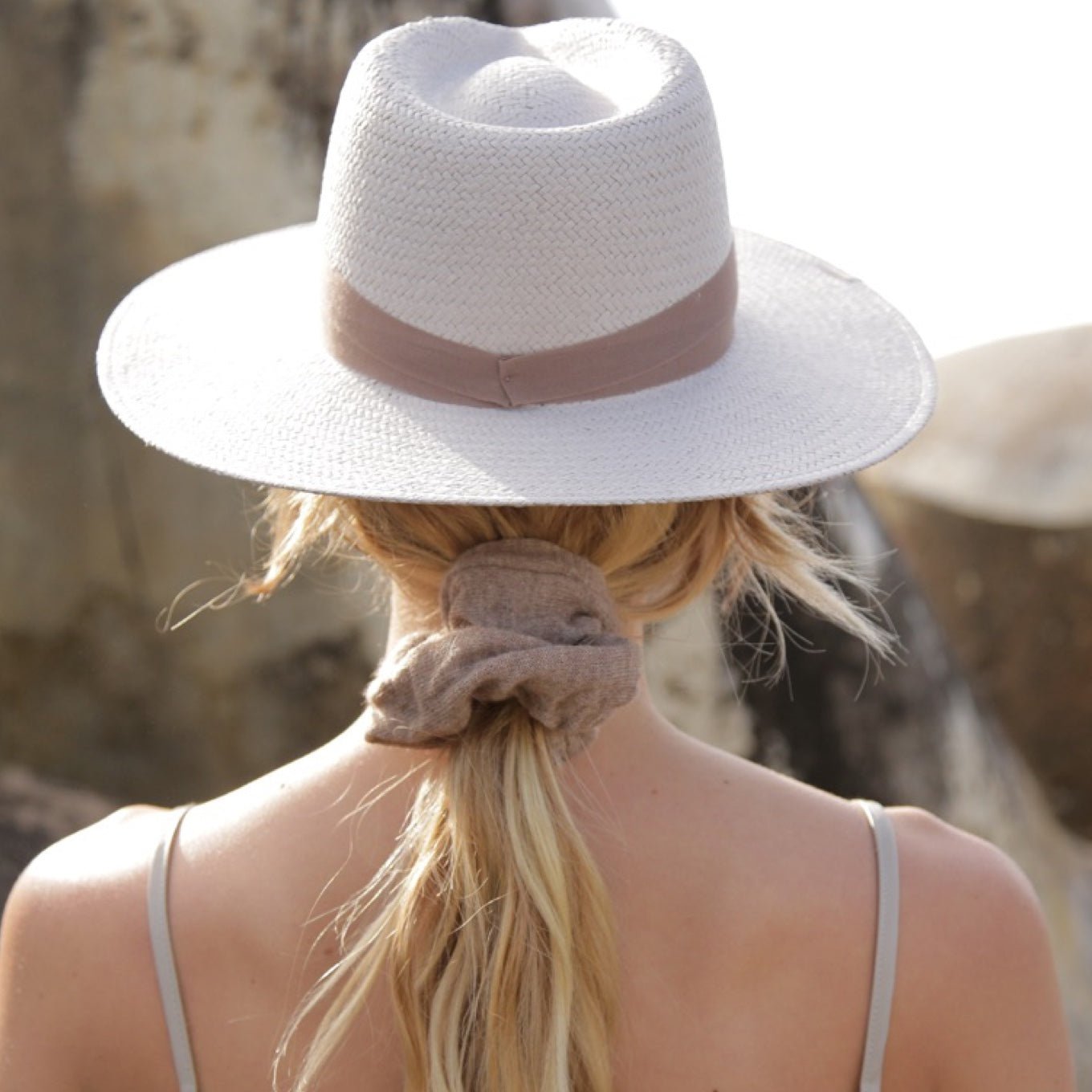 How Classic Design Hats Can Solve Difficult Outfit Coordination Problems